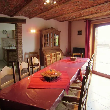 Holiday home Cosy Holiday Home In Cul-Des-Sarts With Terrace Riezes