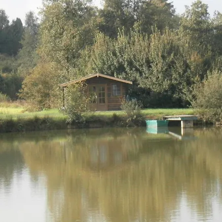 Cosy Holiday Home In Cul-Des-Sarts With Terrace Riezes